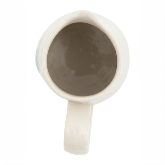 Overhead photo of creamer cup
