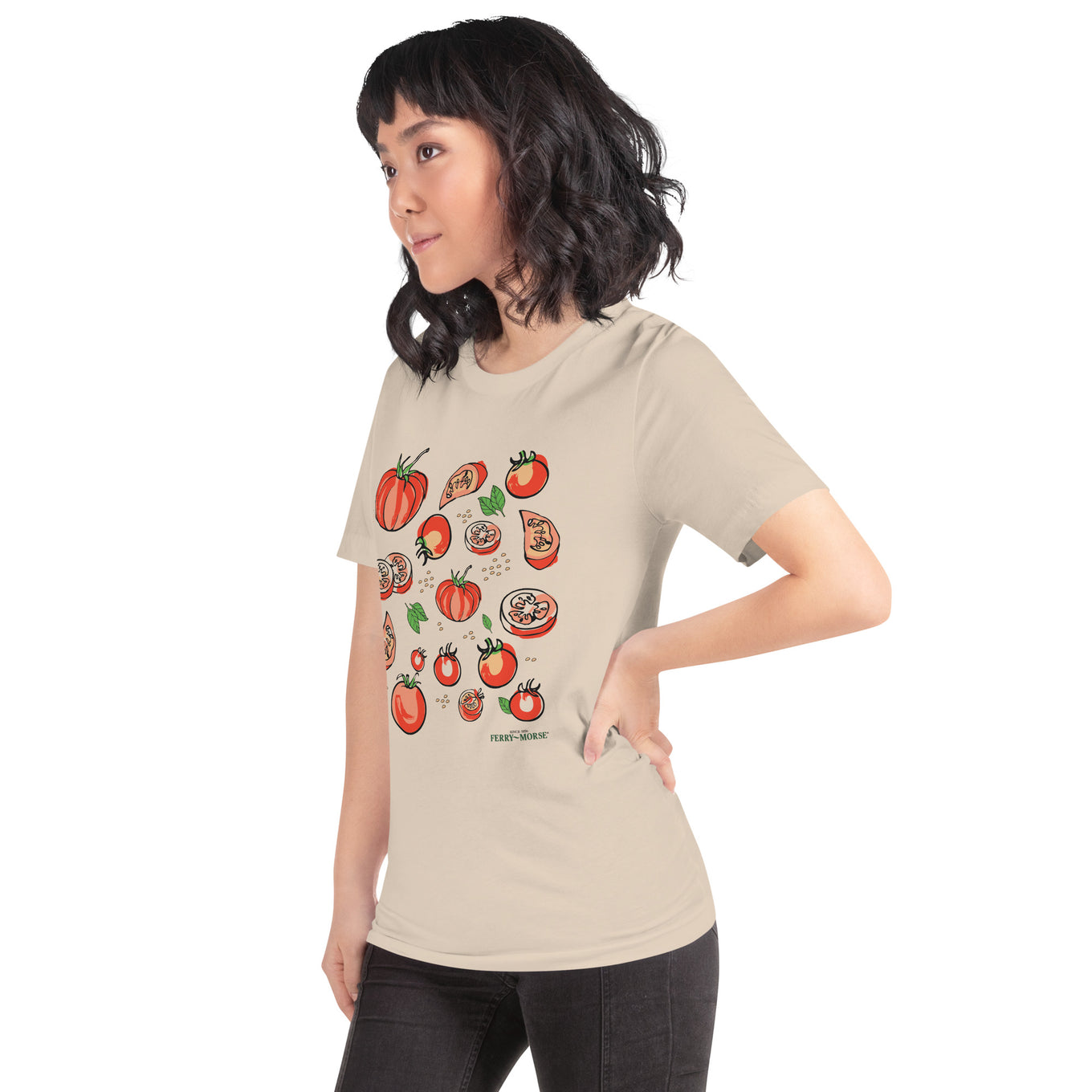'Tomato Lover' t-shirt with a graphic of various tomatoes on it.